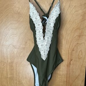 Women’s bathing suit
